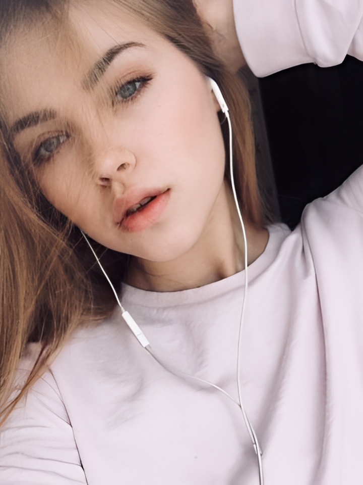 Виктория привлекальеная девушка из Камышина цена от 3000 руб