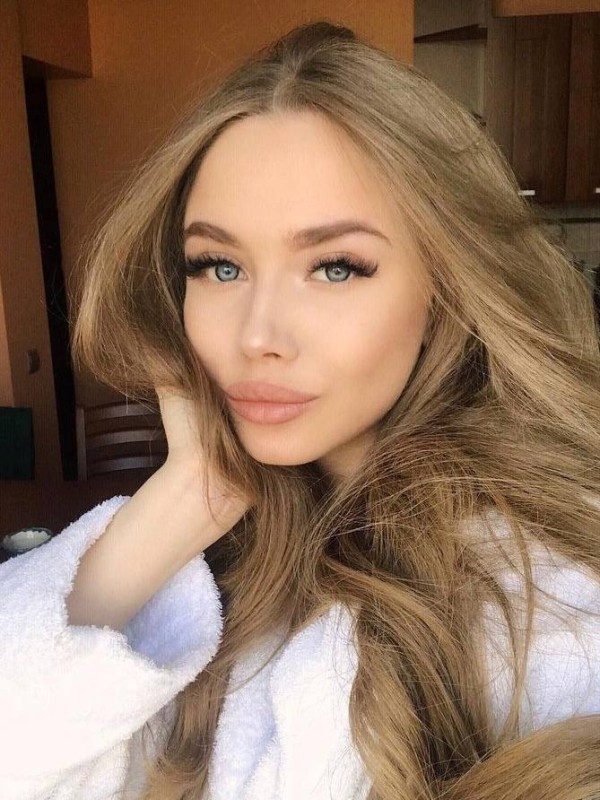 Марина привлекательная девушка из Камышина цена от 8000 руб